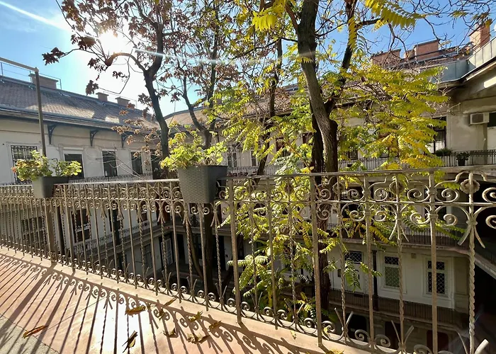 Brand New Sunny Apartment On Andrassy Street